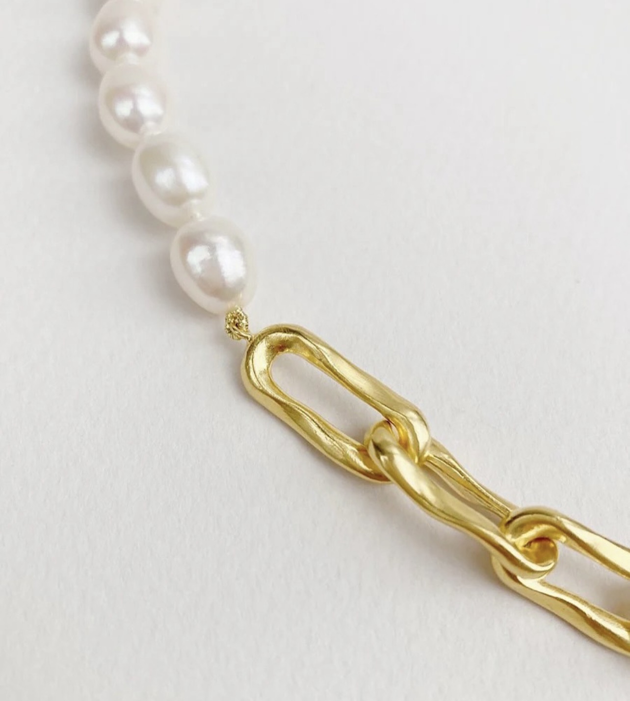 Large Pearl Twisted Goldplated Necklace - Image 2
