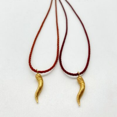 KERAS Goldplated pendant in cord