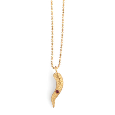 KERAS Goldplated pendant with Rhodolite on a chain